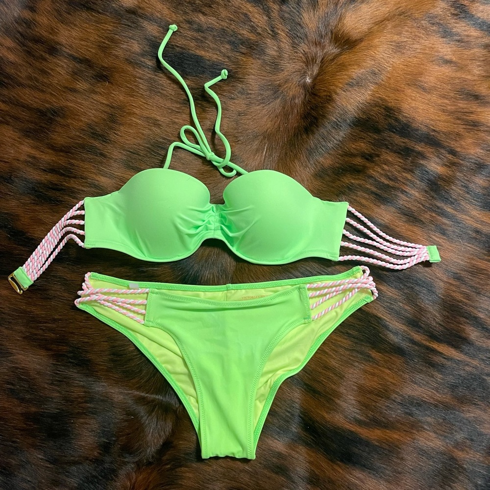 Victoria Secret 34C top and Medium bottoms